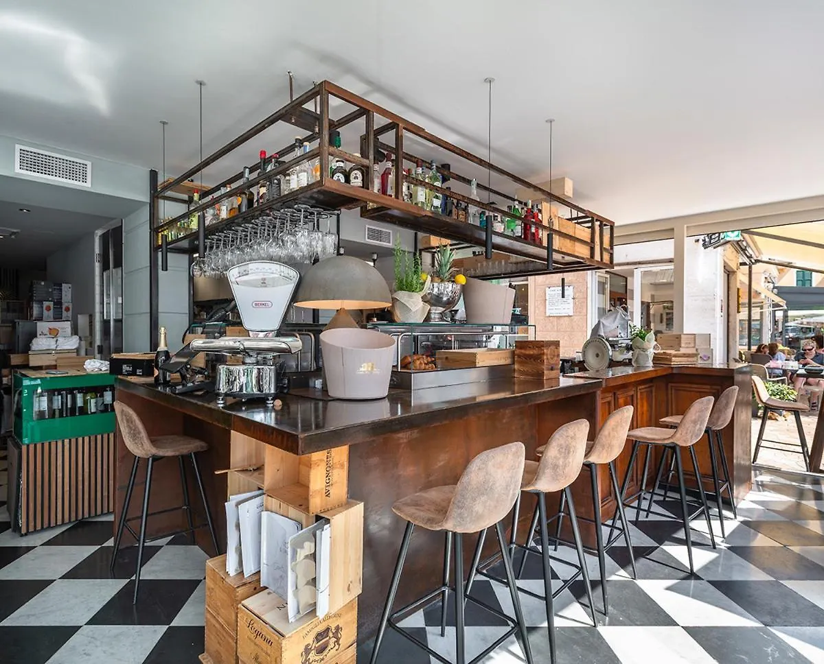Rosabianca Boutique Hotel ラッパロ